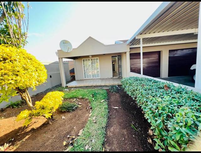 4 BEDROOM HOUSE FOR SALE IN CASTLE HILL